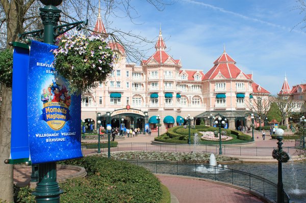 Disneyland Hotel. 