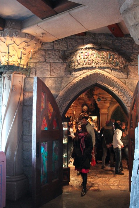 Designing Fantasyland – Dragon Lair - Designing Disney