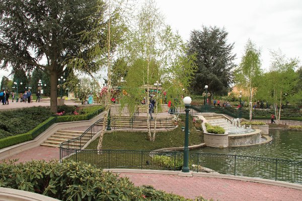 Designing The Disneyland Paris Fantasia Gardens Designing Disney